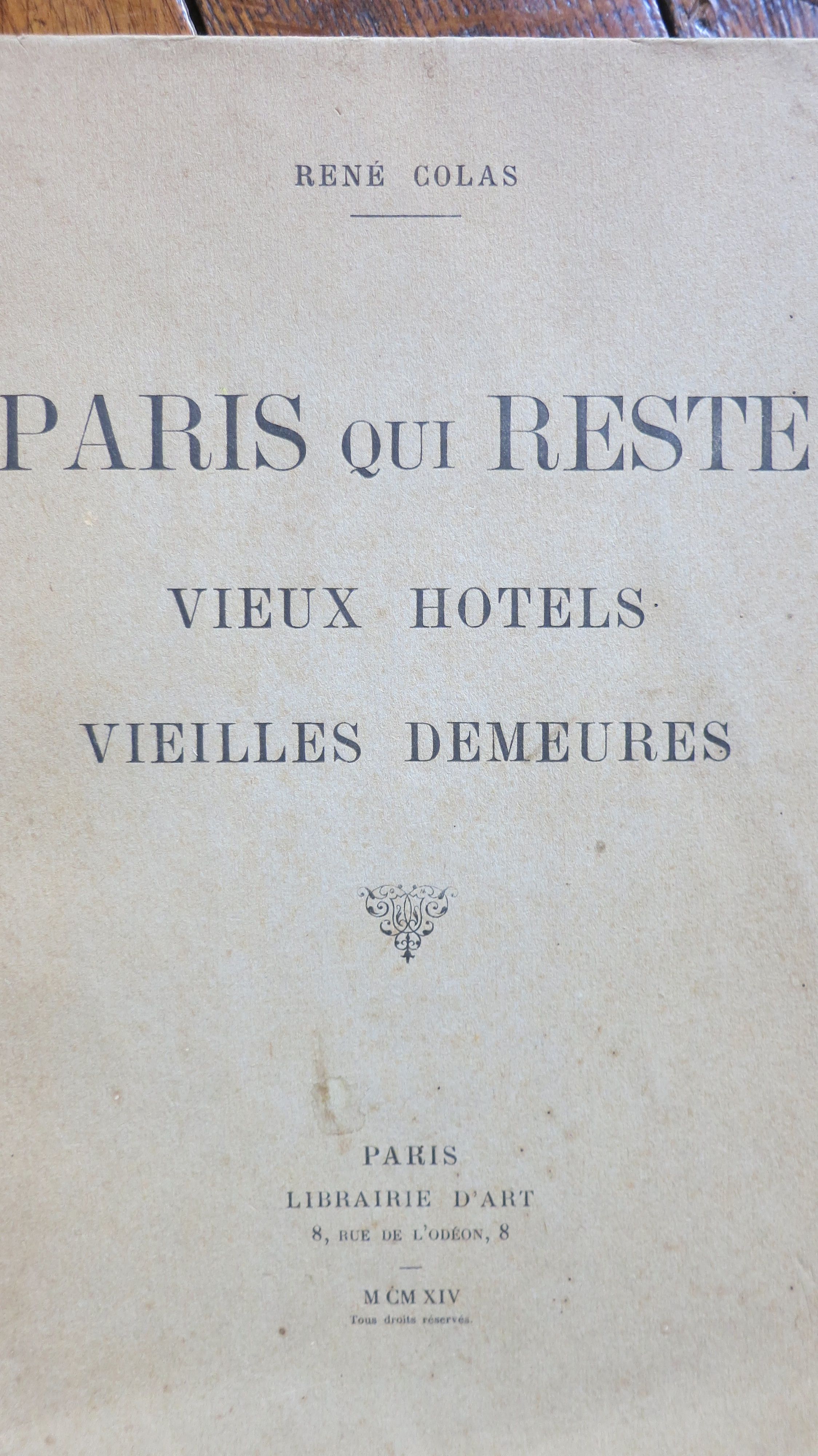 Paris qui reste vieux hôtels vieilles demeures.