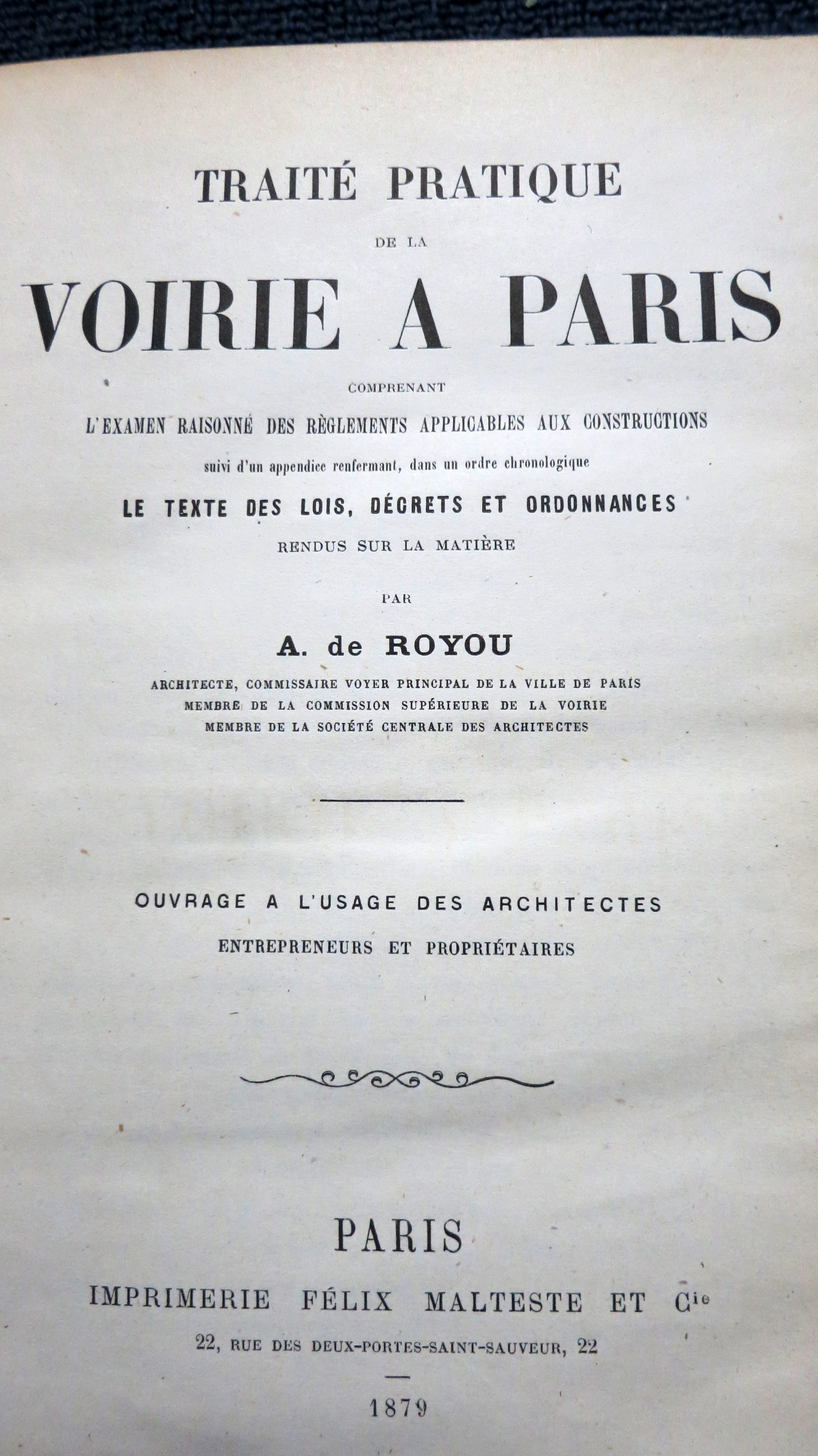 Traité pratique de la voirie de Paris